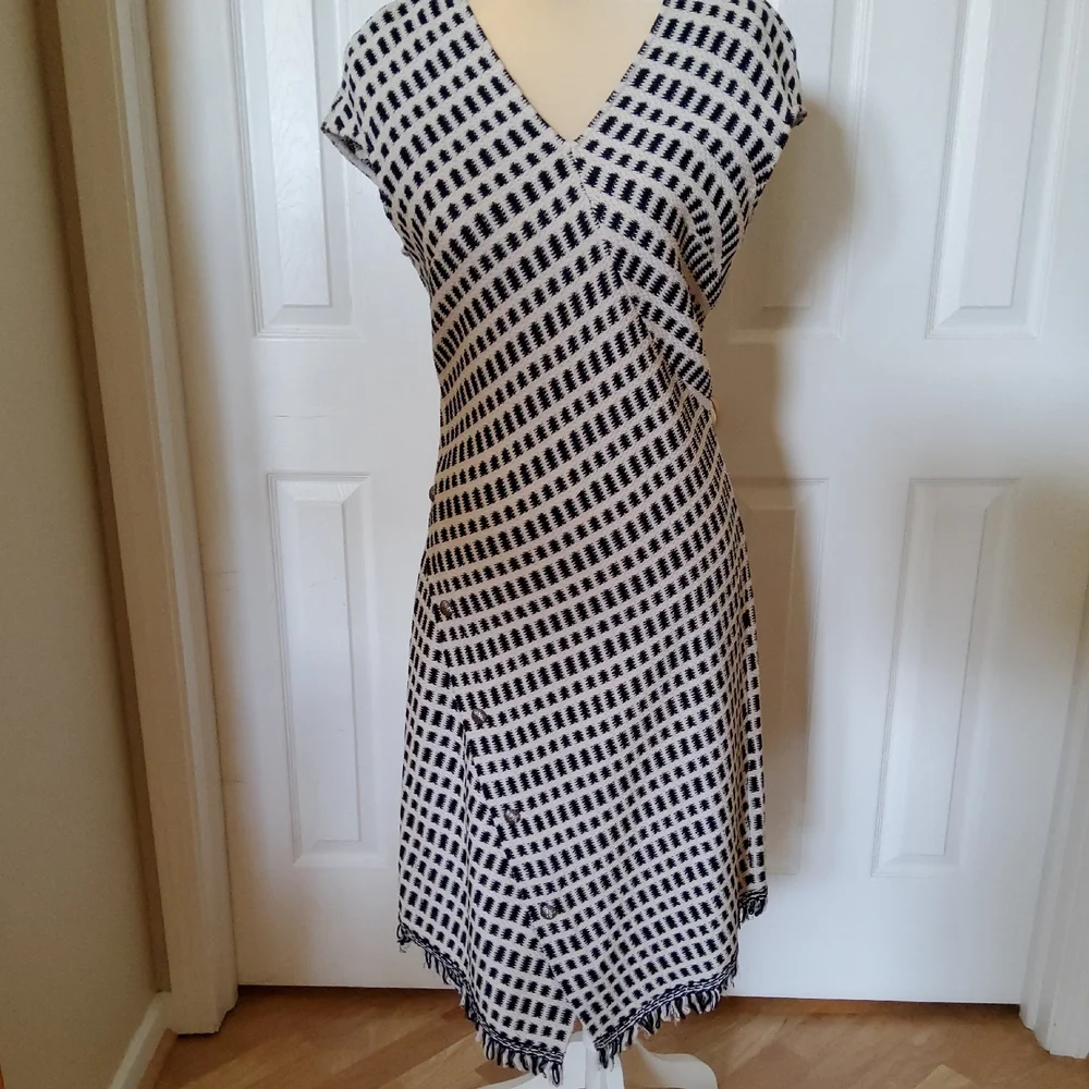 St John,Elegant Black and White Women's Dress - Picture 6 of 6